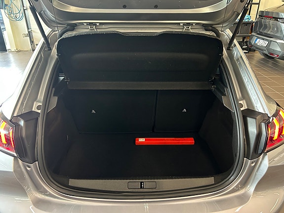 Peugeot 208 11 of 28