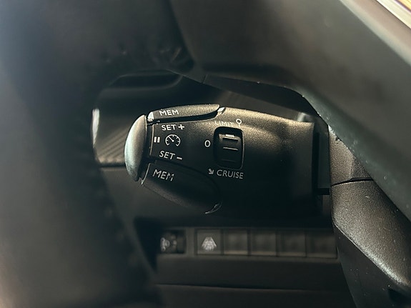 Peugeot 208 20 of 28
