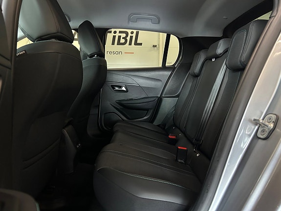 Peugeot 208 13 of 28