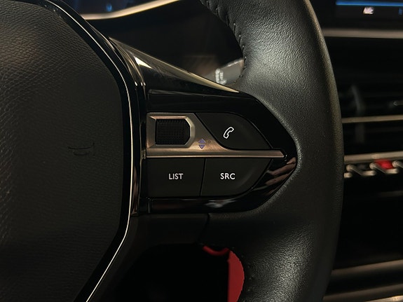 Peugeot 208 26 of 28