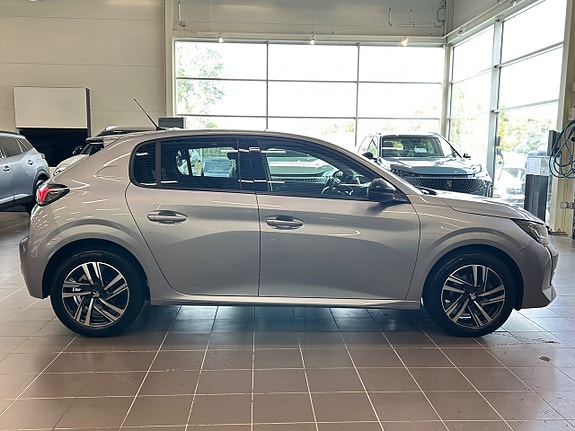 Peugeot 208 8 of 28