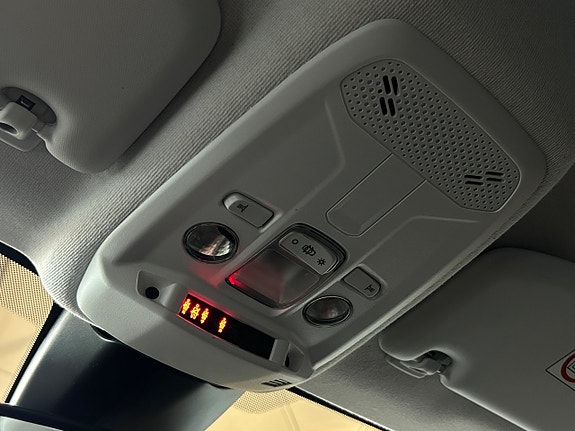 Peugeot 208 27 of 28