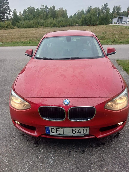 BMW 116i 2 of 13