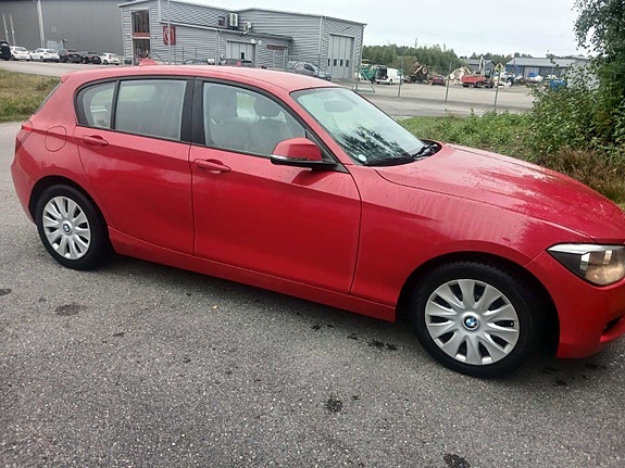 BMW 116i 3 of 13