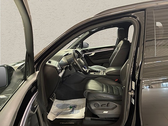 Volkswagen Touareg 7 of 9