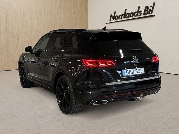 Volkswagen Touareg 3 of 9