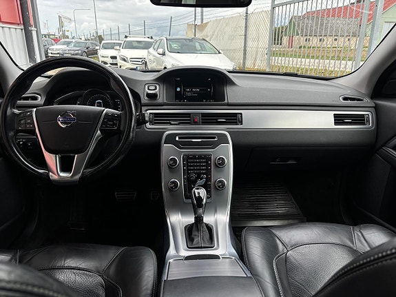 Volvo V70 9 of 30