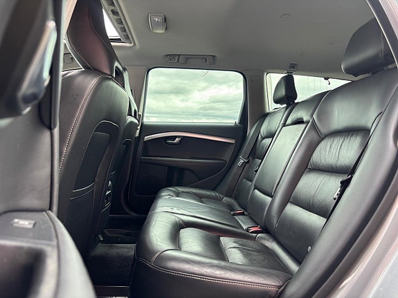 Volvo V70 23 of 30