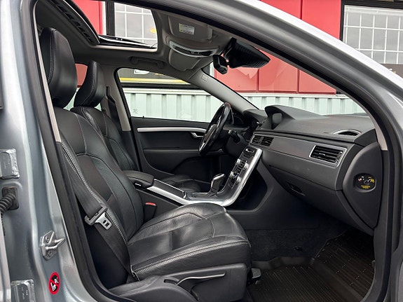 Volvo V70 22 of 30