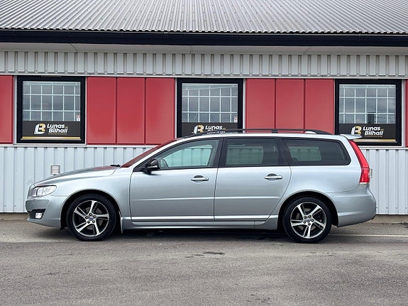 Volvo V70 3 of 30