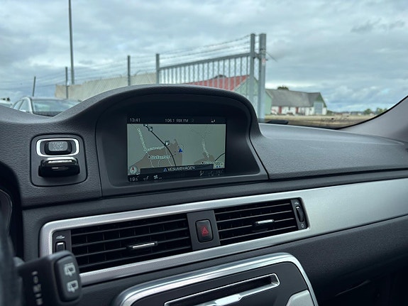 Volvo V70 18 of 30