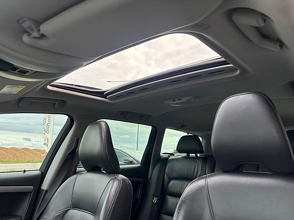 Volvo V70 21 of 30