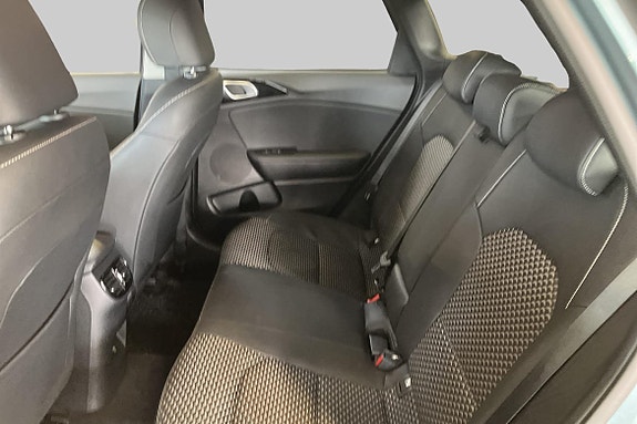 Kia Ceed 9 of 17