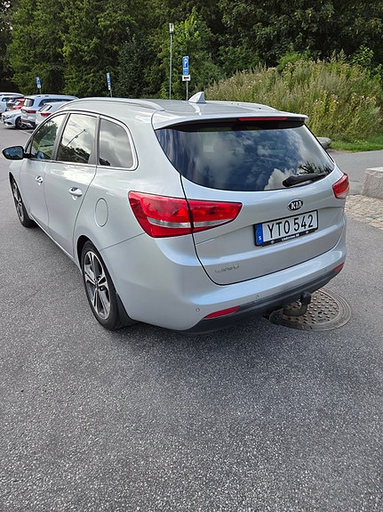 Kia Ceed 2 of 3