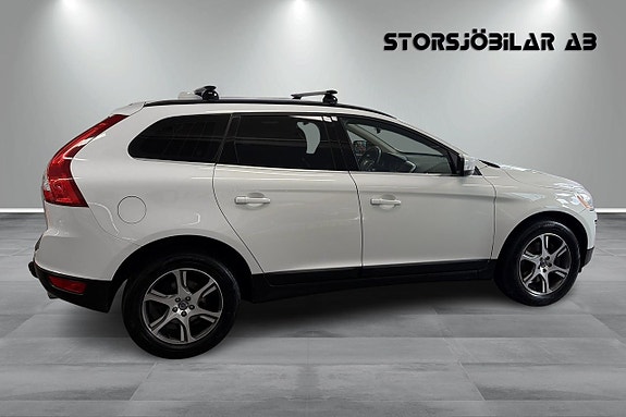 Volvo XC60 2 of 17