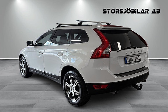 Volvo XC60 5 of 17