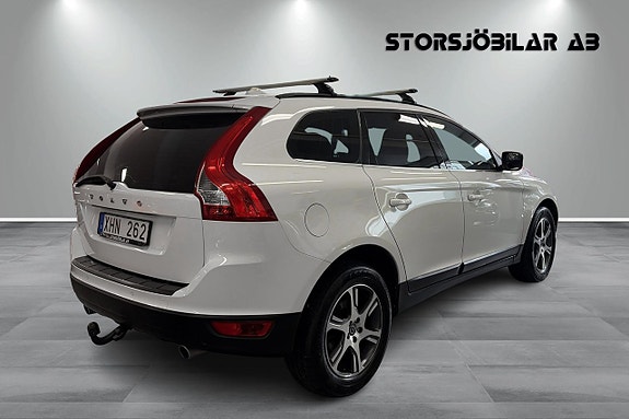 Volvo XC60 3 of 17