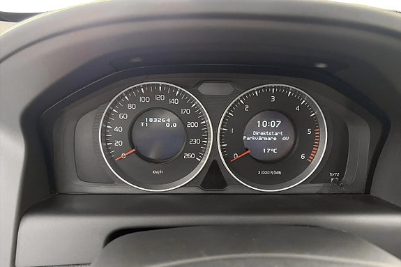 Volvo XC60 16 of 17