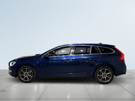 Volvo V60 4 of 25