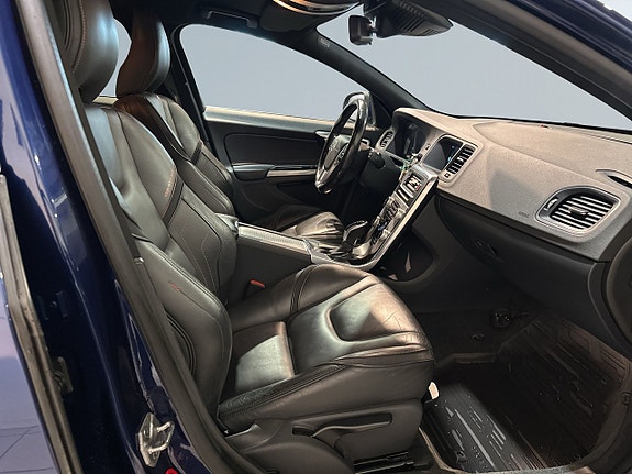 Volvo V60 10 of 25