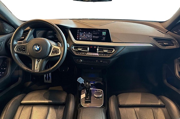BMW M235i 11 of 22