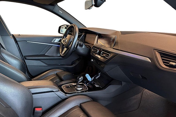 BMW M235i 13 of 22