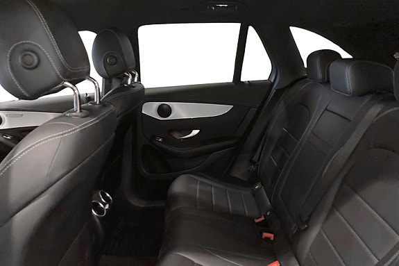 Mercedes-Benz GLC300 e 9 of 13