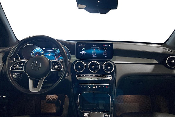 Mercedes-Benz GLC300 e 6 of 13
