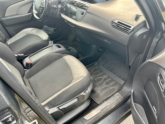 Citroen C4 Picasso 13 of 17