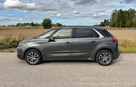 Citroen C4 Picasso 8 of 17