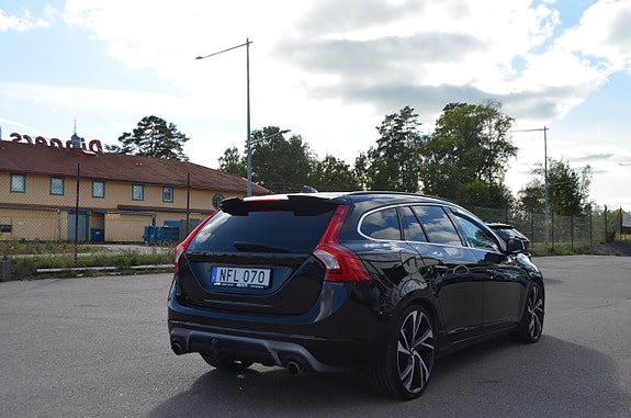 Volvo V60 13 of 24