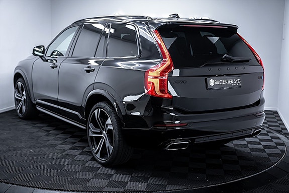 Volvo XC90 11 of 27