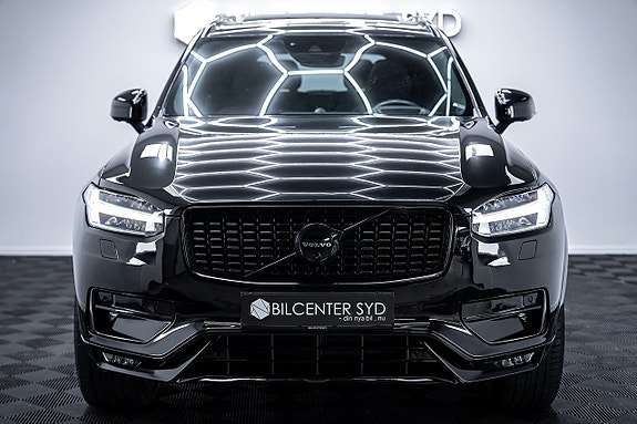 Volvo XC90 5 of 27