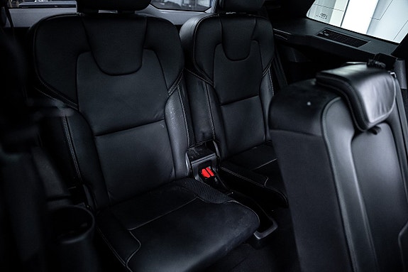 Volvo XC90 24 of 27