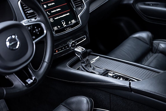 Volvo XC90 16 of 27