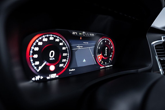 Volvo XC90 17 of 27