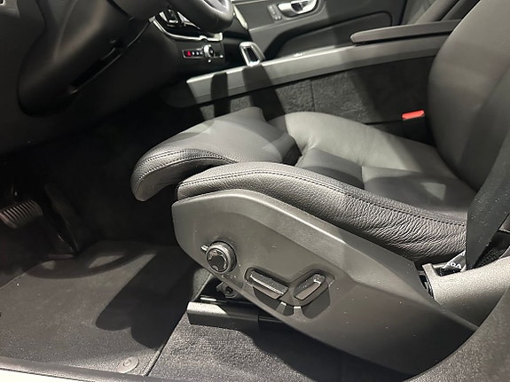 Volvo XC60 12 of 20