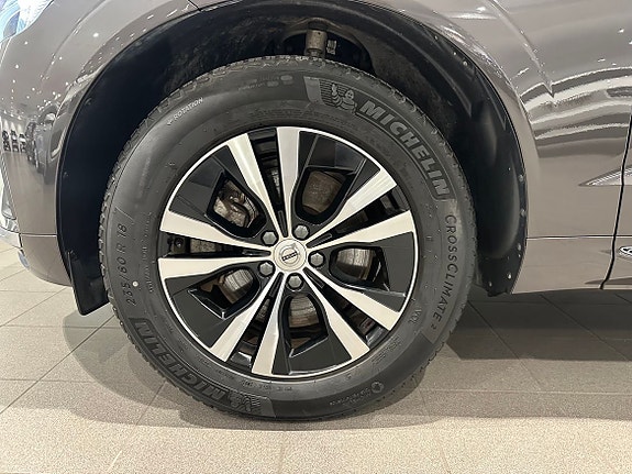 Volvo XC60 3 of 20