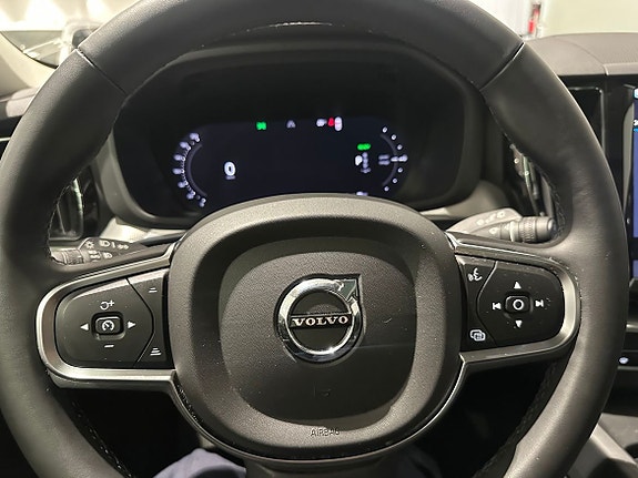 Volvo XC60 16 of 20