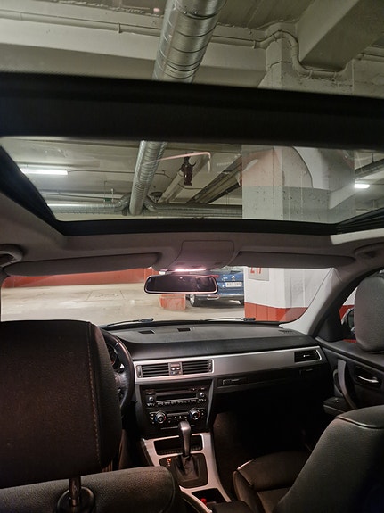BMW 335i 5 of 6