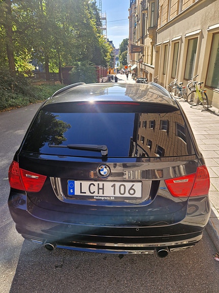 BMW 335i 8 of 9