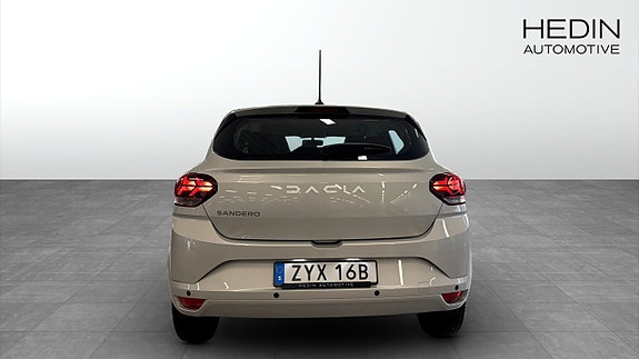 Dacia Sandero 6 of 17