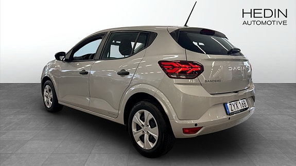 Dacia Sandero 7 of 17