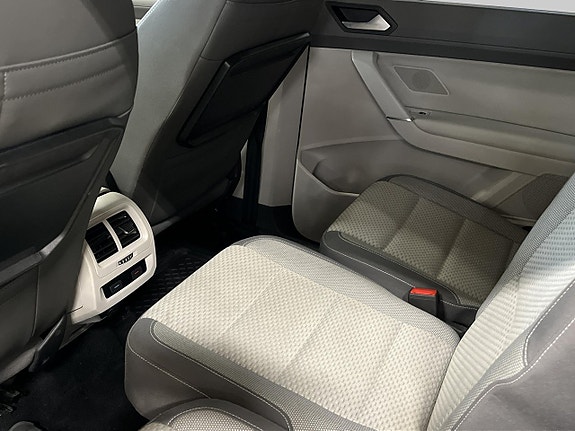 Volkswagen Touran 21 of 26