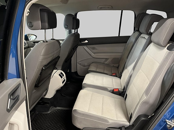 Volkswagen Touran 9 of 26