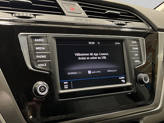 Volkswagen Touran 26 of 26