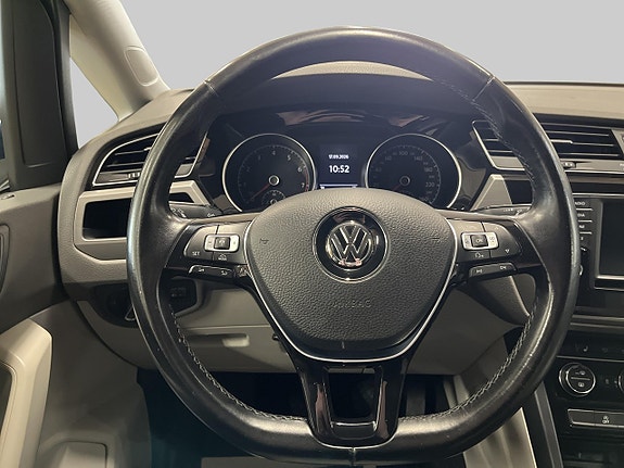 Volkswagen Touran 14 of 26