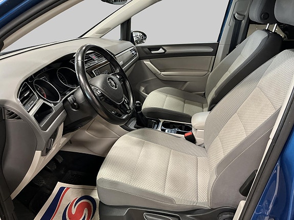 Volkswagen Touran 8 of 26