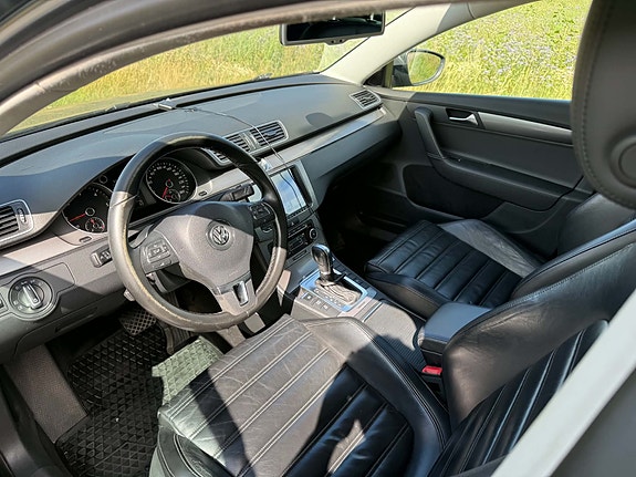 Volkswagen Passat 9 of 10