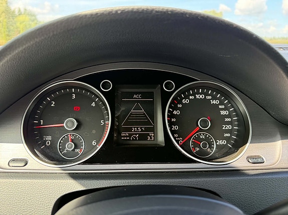 Volkswagen Passat 8 of 10